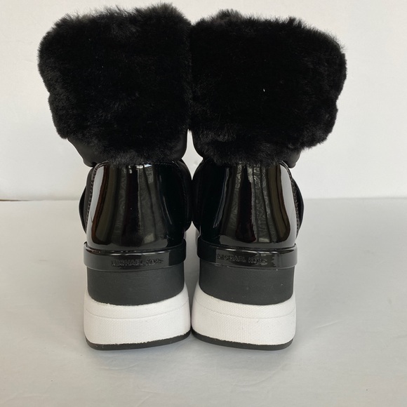 MICHAEL KORS SHAY NYLON WARMTH BLACK BOOT SIZE: 7.5 - Picture 8 of 8